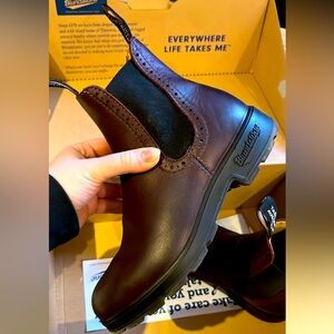 WORN ONCE - Burgundy leather Blundstone boots - 6W